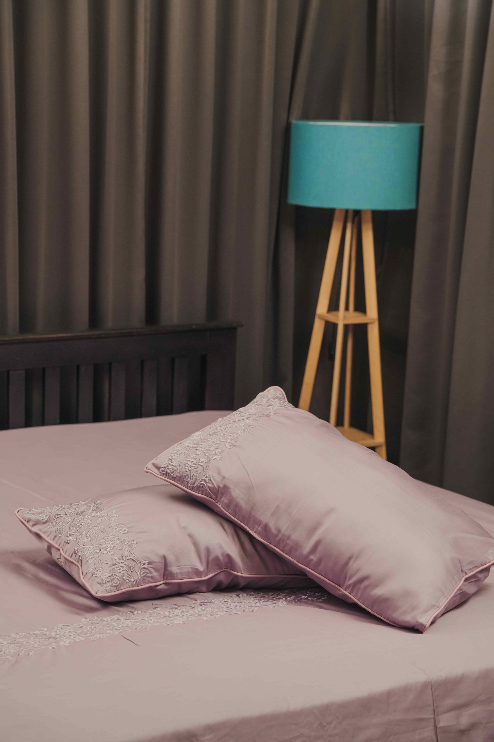 Mauve Serenity Vertical Floral Embroidered Bedding Set