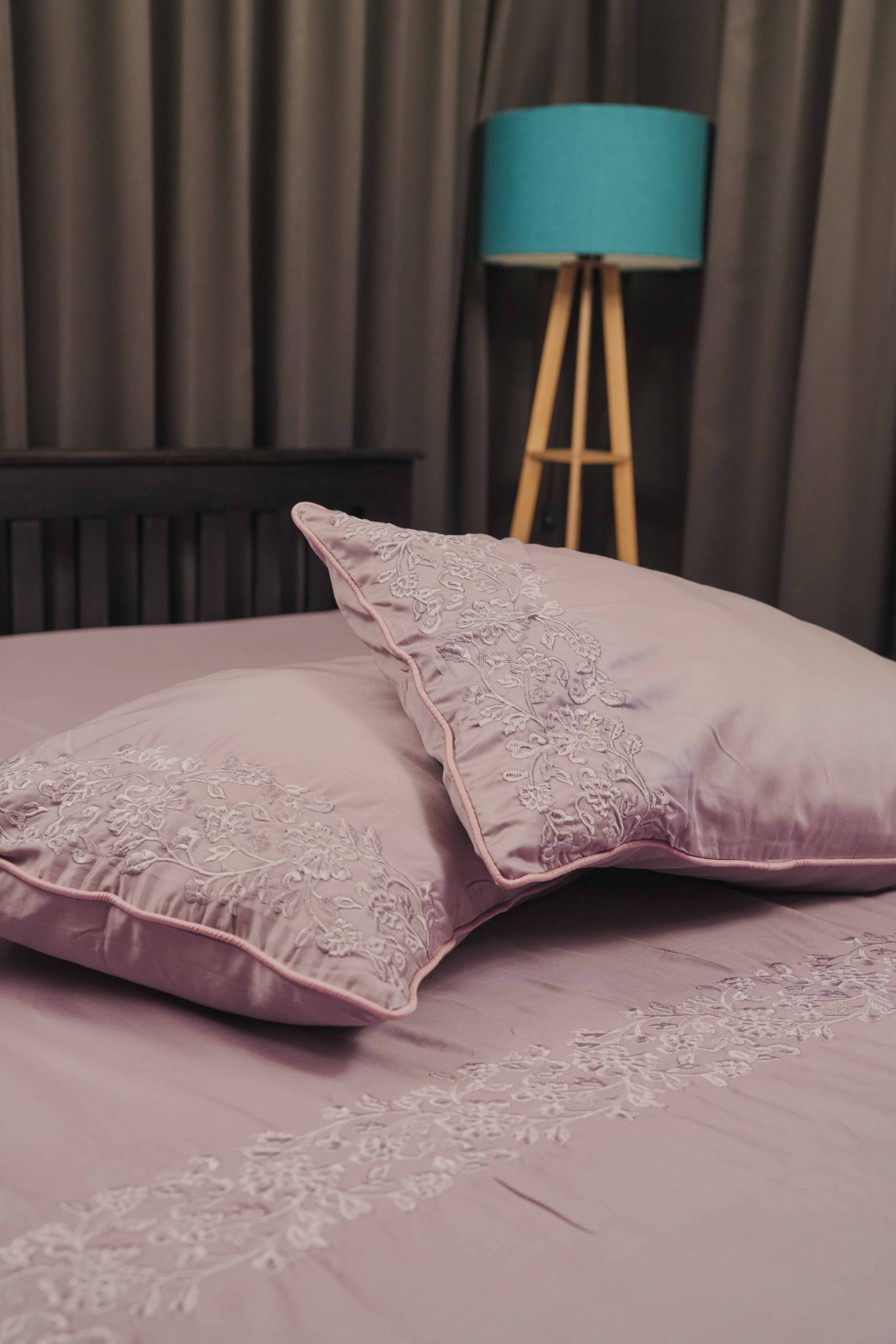 Mauve Serenity Vertical Floral Embroidered Bedding Set